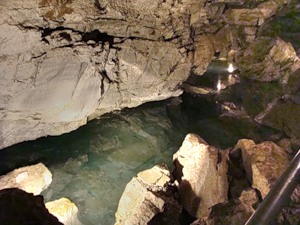 Кунгурская Ледяная пещера - подземное озеро